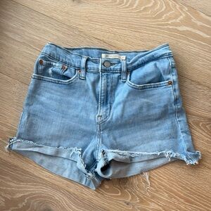 Levi high Rise Jean Shorts- 27